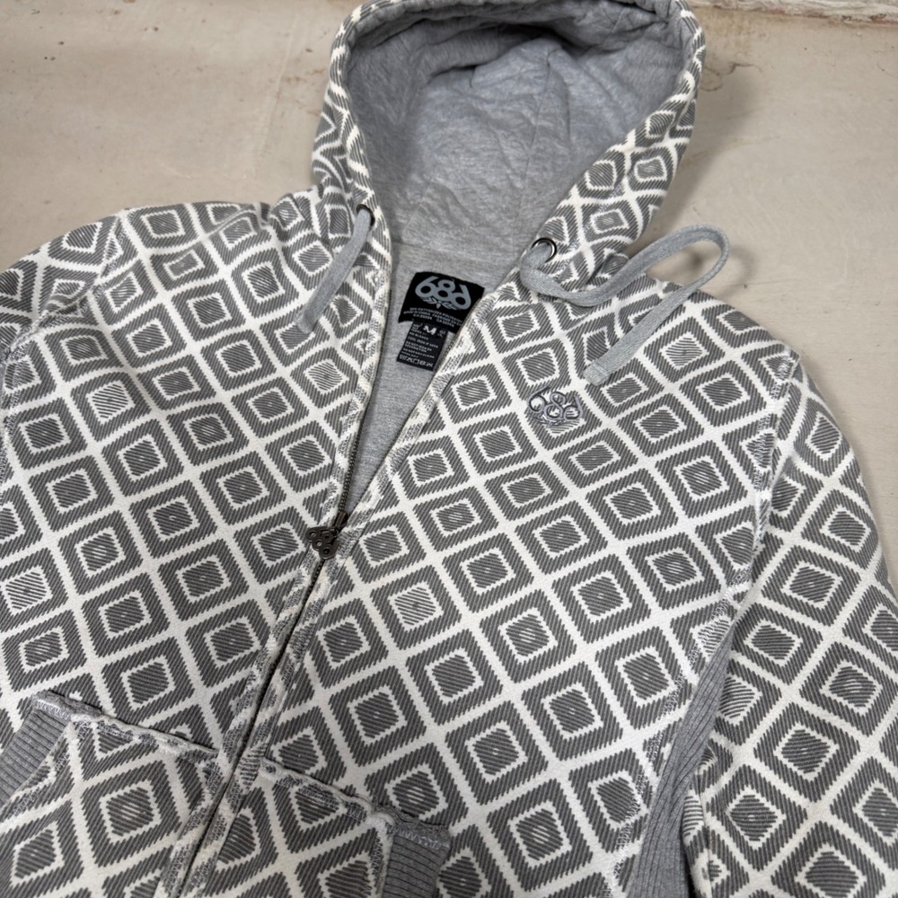 686 Womens Grey White Geometric Diamond Print‎ Full Zip Hoodie Sweatshirt Medium - Picture 2 of 5